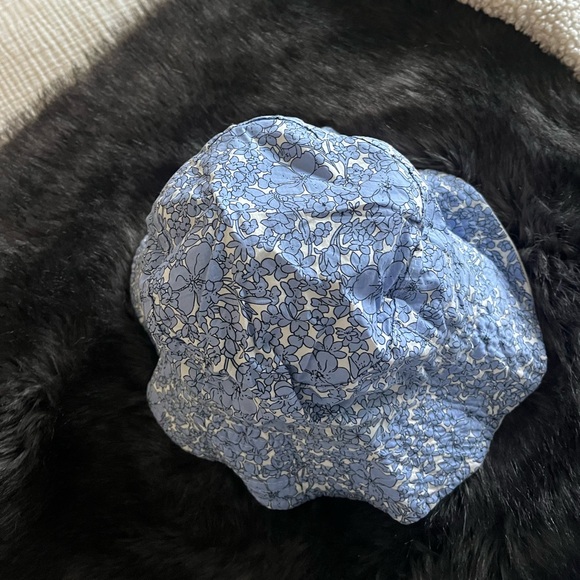Blue floral reversible bucket hat - Picture 2 of 10
